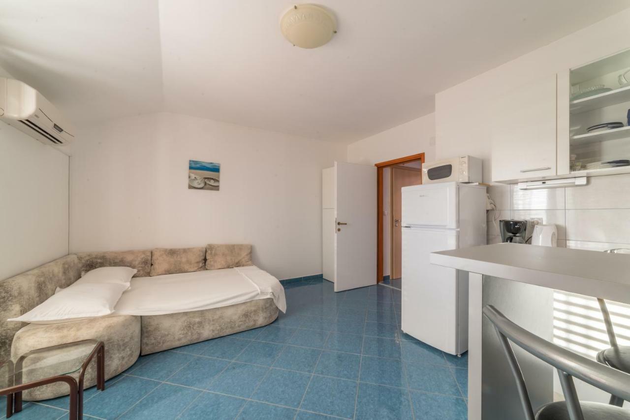 Apartments Jakovcev Betina  Εξωτερικό φωτογραφία
