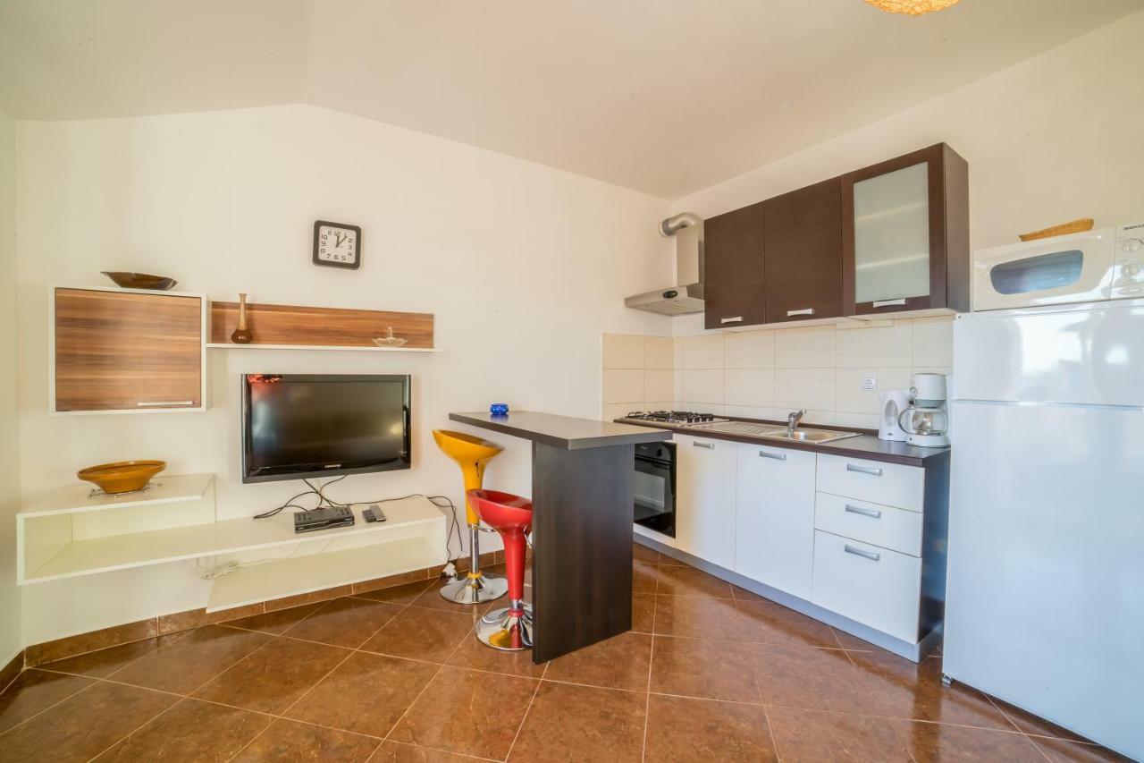 Apartments Jakovcev Betina  Εξωτερικό φωτογραφία