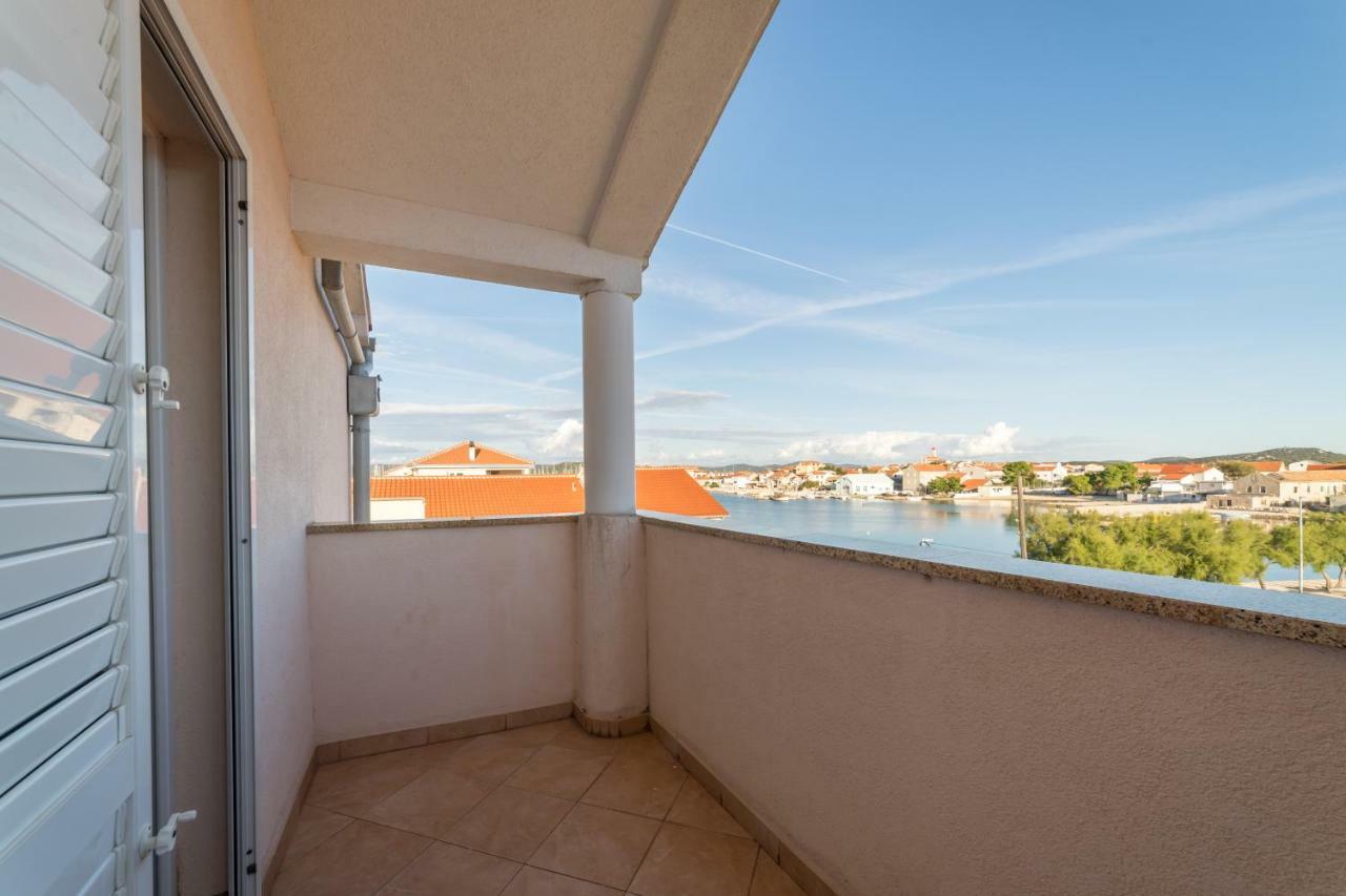 Apartments Jakovcev Betina  Εξωτερικό φωτογραφία